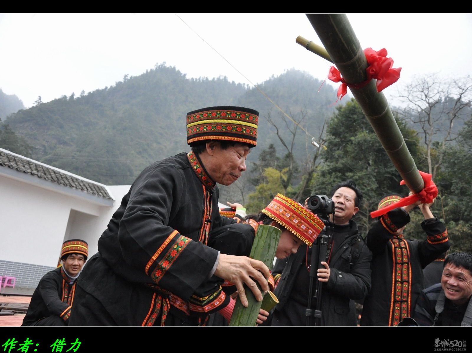 花炮节上的各种喝酒相679 / 作者:平安大叔 / 帖子ID:10952