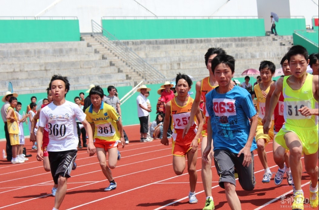 恭城瑶族自治县第十九届中小学生田径运动会953 / 作者:小紫 / 帖子ID:15405