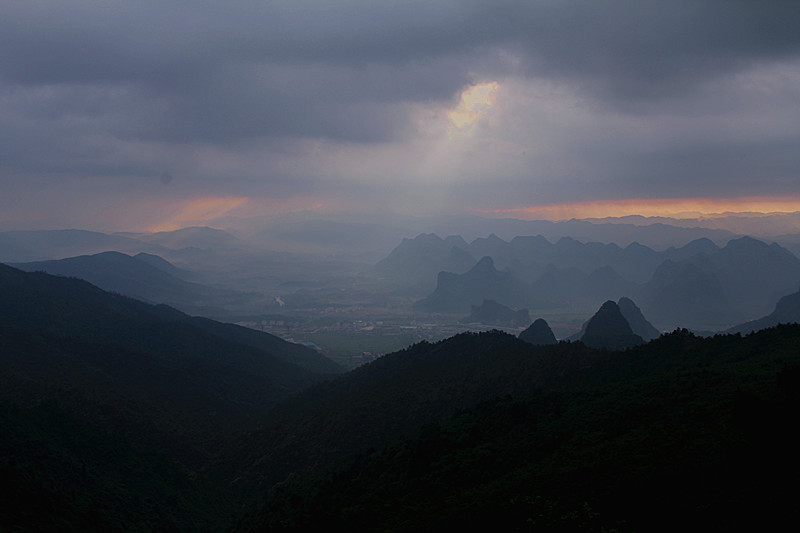 观朝霞登山-------5、847 / 作者:其修远 / 帖子ID:16659