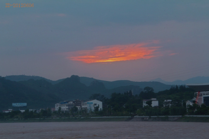 滨江夜景。。。。154 / 作者:其修远 / 帖子ID:19624