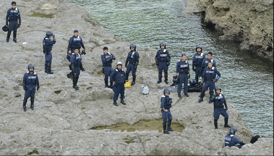 看日本牛气哄哄、数十名警察昨晚登上钓鱼岛！227 / 作者:平安大叔 / 帖子ID:54899