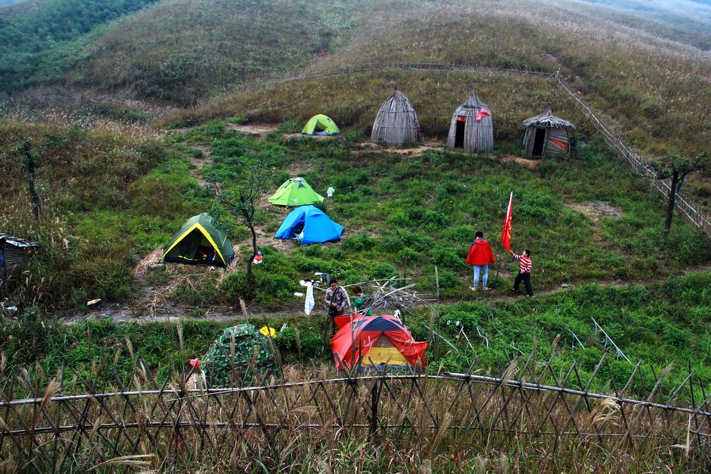 再走燕子山，  用脚步感受深秋的童话。。。。。。979 / 作者:人在旅途888 / 帖子ID:56841