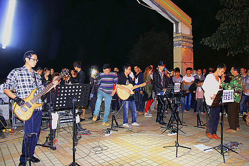 520心系雅安 音乐烛光祈福会  圆满成功！(视频.图片集中营）400 / 作者:瑶乡看兰 / 帖子ID:67345