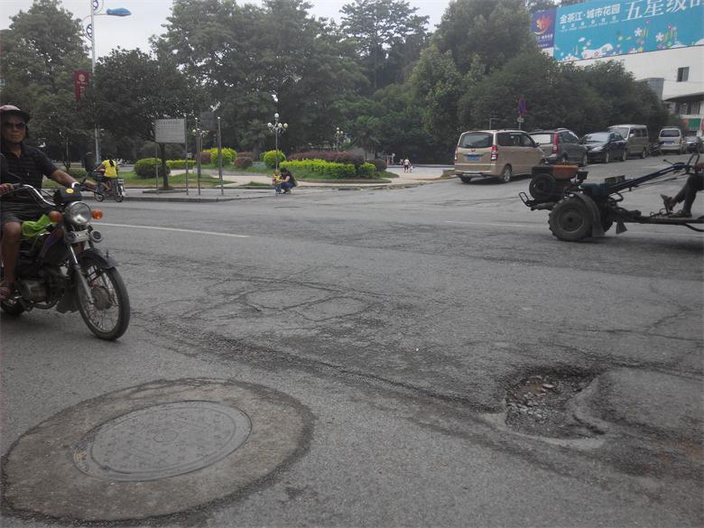 城市未老 道路已衰——恭城城市道路现状浅探51 / 作者:北辰 / 帖子ID:102756