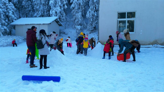 雪原上的欢乐--- 仙女山亲子耍雪全纪录【高清美图】286 / 作者:夏爱之梦 / 帖子ID:162966