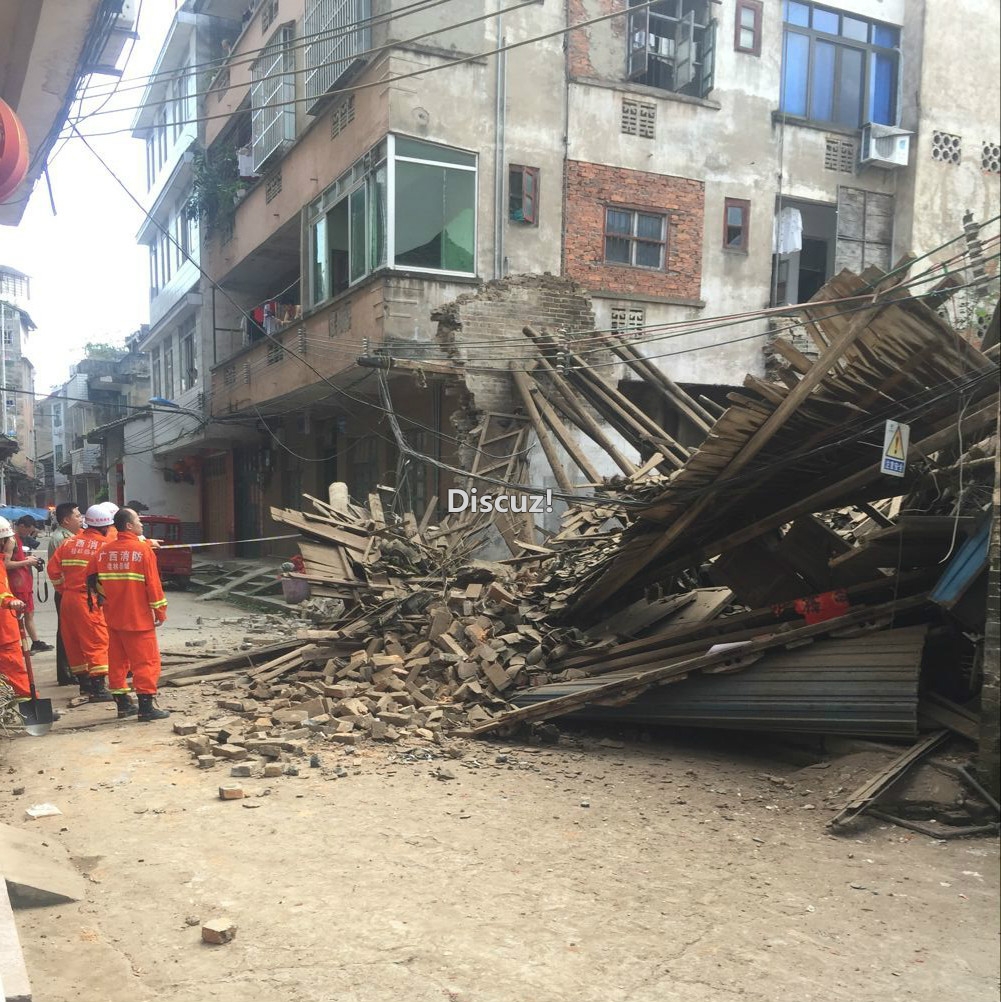 恭城吉祥街路段发生居民住宅倒塌事件！854 / 作者:水墨茶江 / 帖子ID:173878