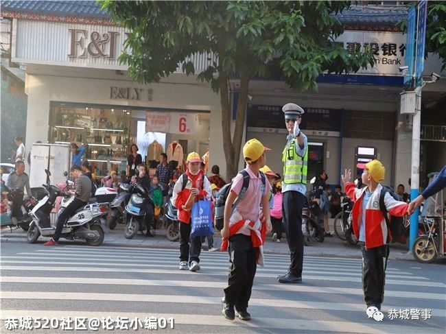 五心连着警民情--恭城交警“放管服”改革服务零距离192 / 作者:论坛小编01 / 帖子ID:286025