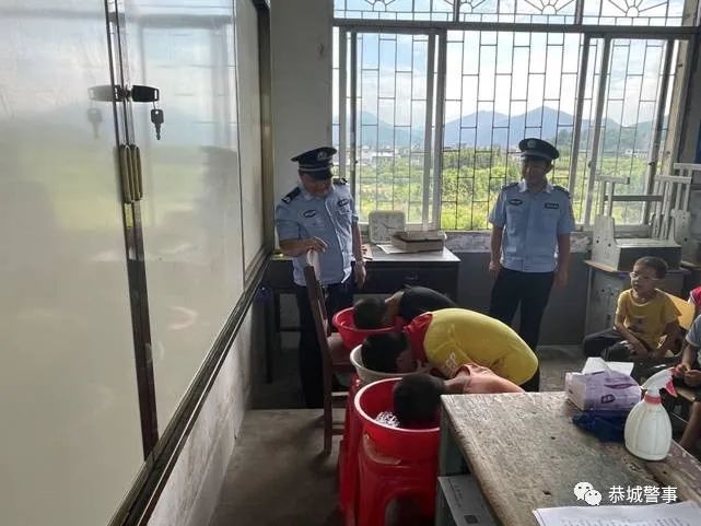 警校共育 阳光成长——恭城民警进校园送安全687 / 作者:论坛小编01 / 帖子ID:289178