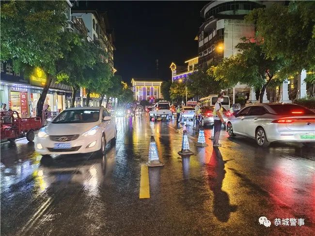 恭城交警：查隐患、防事故、保畅通，全面掀起夏季道路交通安全整治热潮117 / 作者:论坛小编01 / 帖子ID:298952