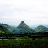 奶头山