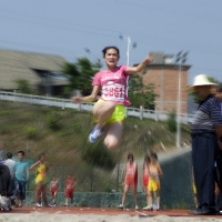 县中小学运动会上